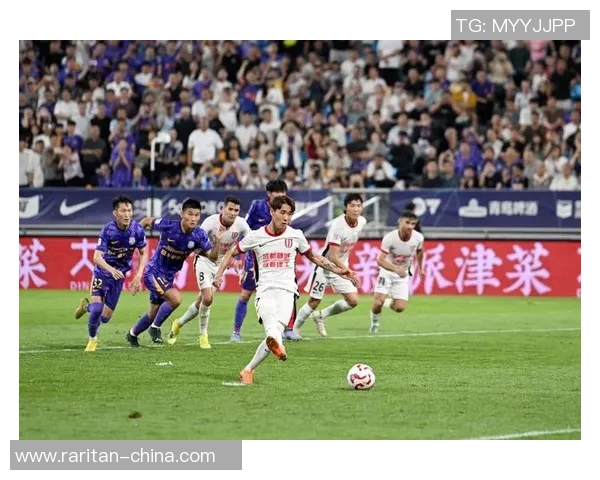 成都足球队整体压制战术分析与得失评估探讨