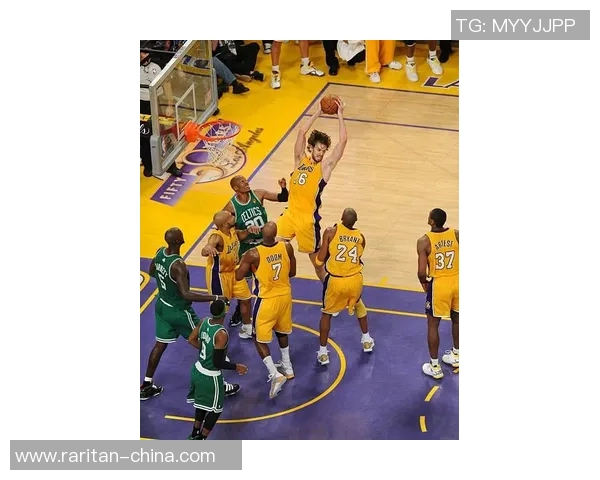 深入分析上海篮球队的整体压制战术与其背后的战术理念 深入分析上海篮球队的整体压制战术与其背后的战术理念