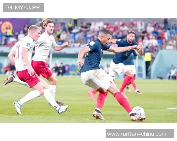 戴维斯与姆巴佩的巅峰对决谁能在绿茵场上书写传奇新篇