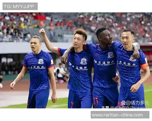 绿地申花迎战北京人和争夺中超联赛关键三分之战