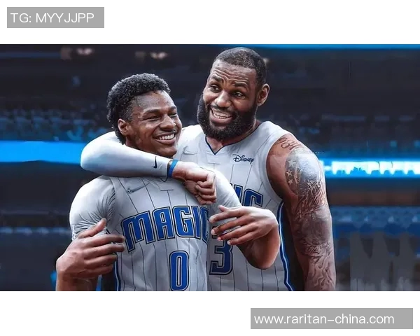 詹姆斯父子同台迎新篇布朗尼正式宣布参加NBA选秀 詹姆斯父子同台迎新篇布朗尼正式宣布参加NBA选秀